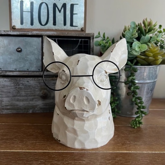 New White Distressed Farmhouse Pig Head With Glasses - Picture 6 of 6